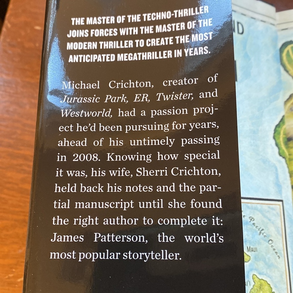 Hardback novel. Eruption by Michael Crichton and James Patterson. - Picture 3 of 5